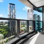 L19 Spacious Apt, Wi-Fi, Parking By Stylish Stays